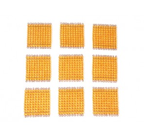 9 carrés de 100 perles dorées